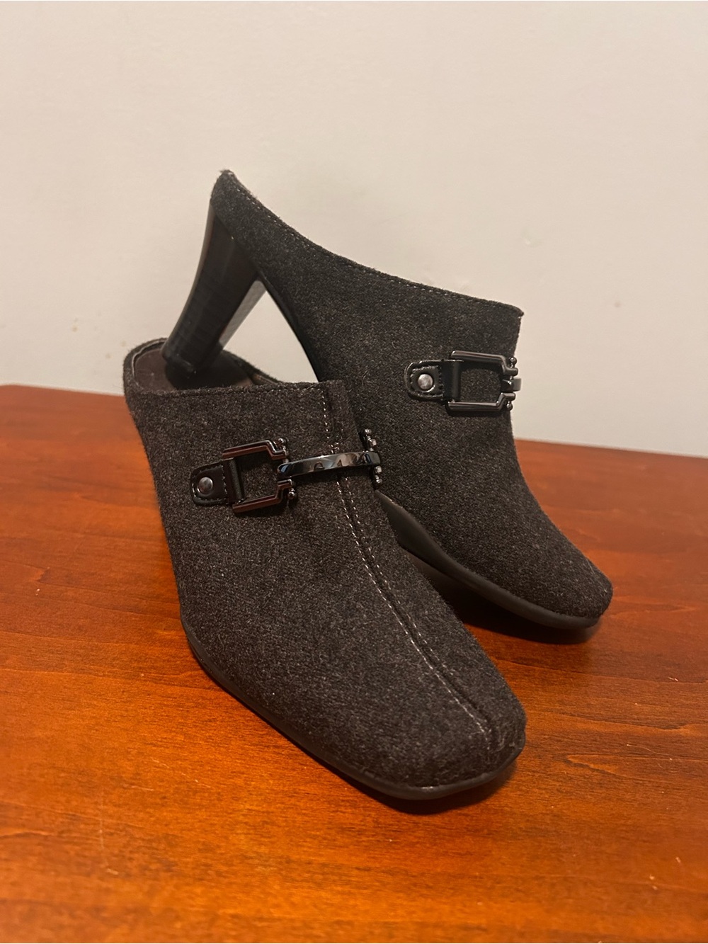 Aerosoles Matrimony grey wool blend square toe side buckle Heeled Mules 6M
